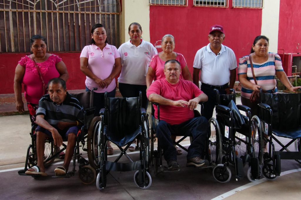 Mejorando la calidad de vida: Tekax entrega sillas de ruedas